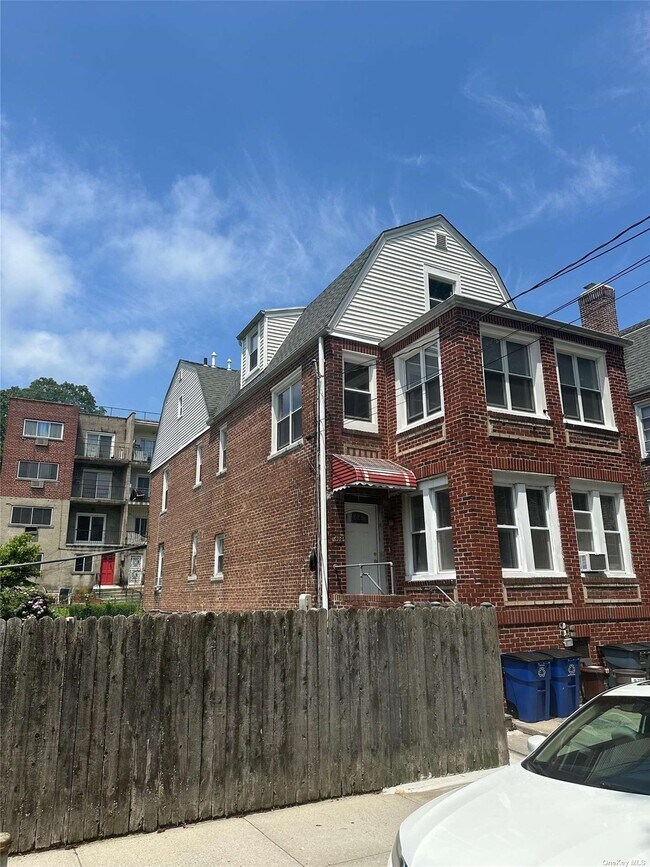 Building Photo - 6125 Delafield Ave