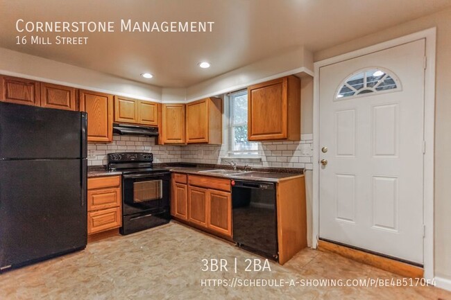 Building Photo - Newly Renovated 3BR 1Bath Townhouse - Priv...