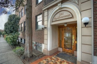 Building Photo - 321 Boylston Ave E