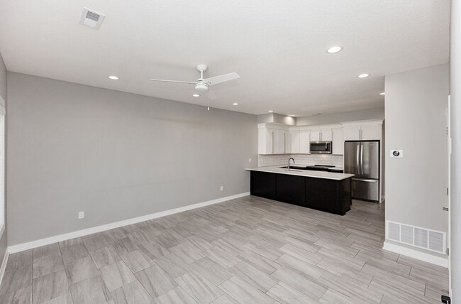 Building Photo - GREAT LOCATION!! 3 Bedroom, 2.5 Bathroom Townhome in Waukee!