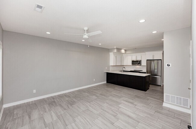 Foto del edificio - GREAT LOCATION!! 3 Bedroom, 2.5 Bathroom Townhome in Waukee!