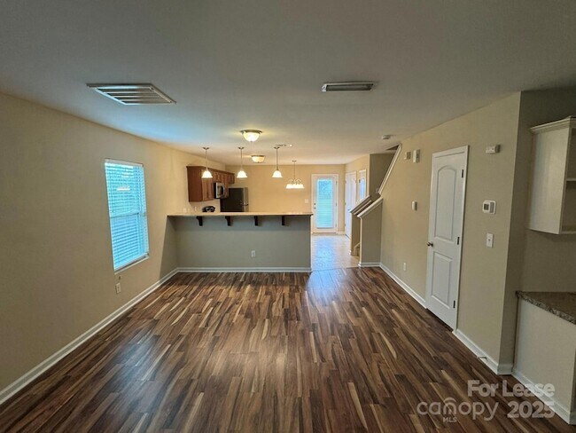 Foto del edificio - 4183 Broadstairs Dr SW
