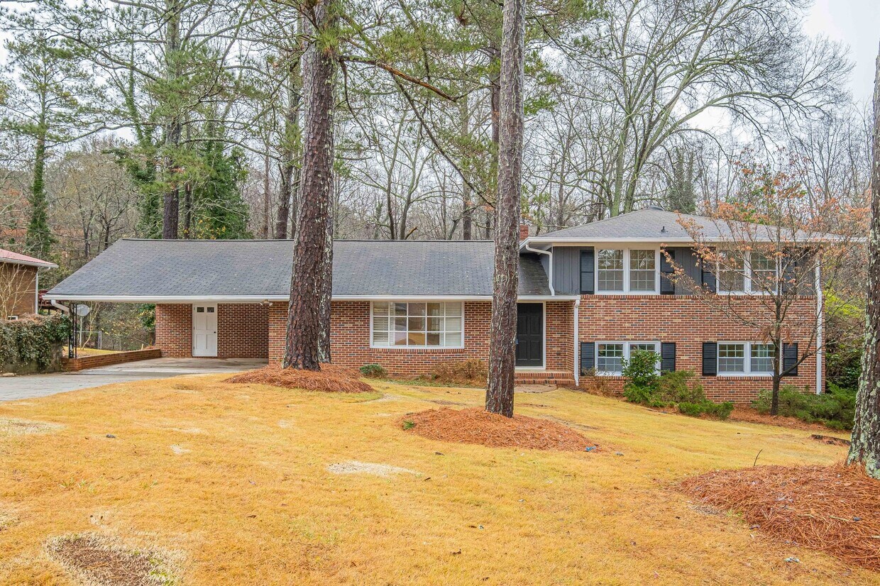Primary Photo - 640 Riverhill Dr