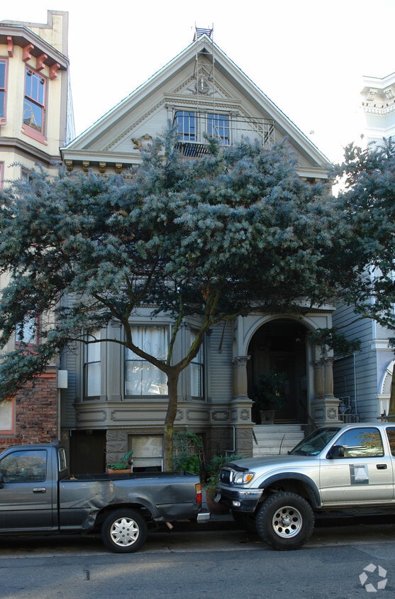 Primary Photo - 1653 Waller St
