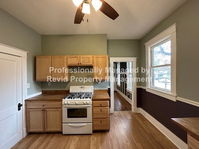 Foto del edificio - Updated 3 bedroom 3 bathroom home in Coope...