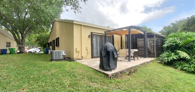 Foto del edificio - 3642 NW 83rd Ln