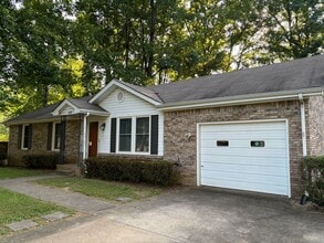 Building Photo - 171 W Regent Dr