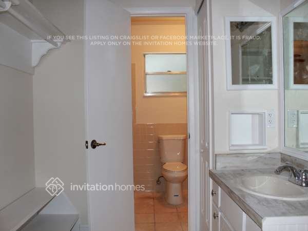 Building Photo - 5206 Ardmore Dr