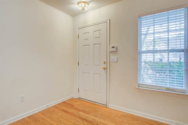 Building Photo - 5208 Fernland Way, North Charleston, SC 29...