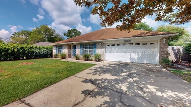 Building Photo - 1826 Blue Ridge Dr