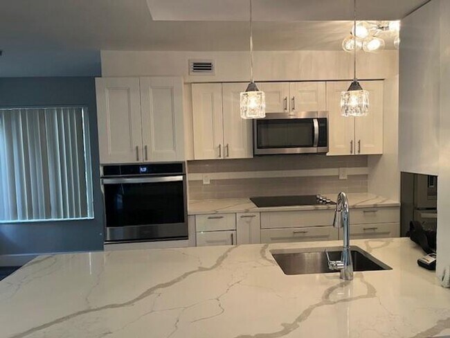 Foto del edificio - 992 NW 93rd Ave