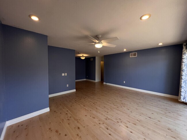 Building Photo - 1068 Cabrillo Park Dr