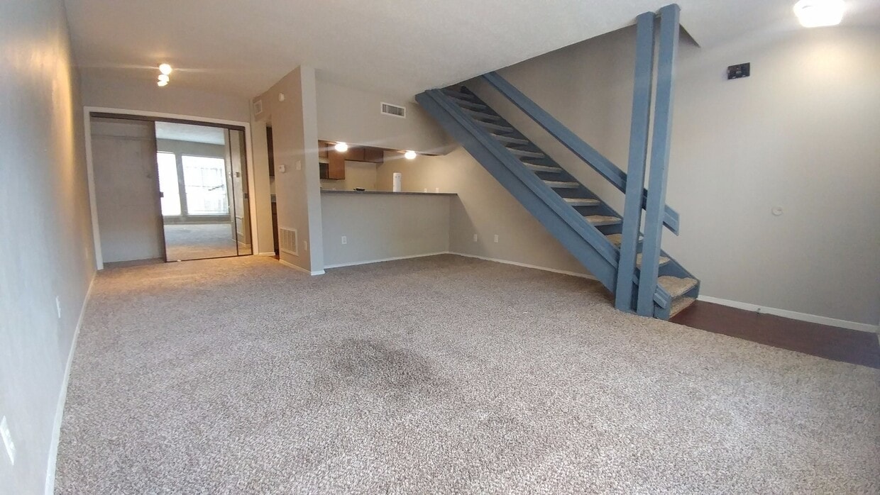 Foto principal - 4634 Country Creek Dr