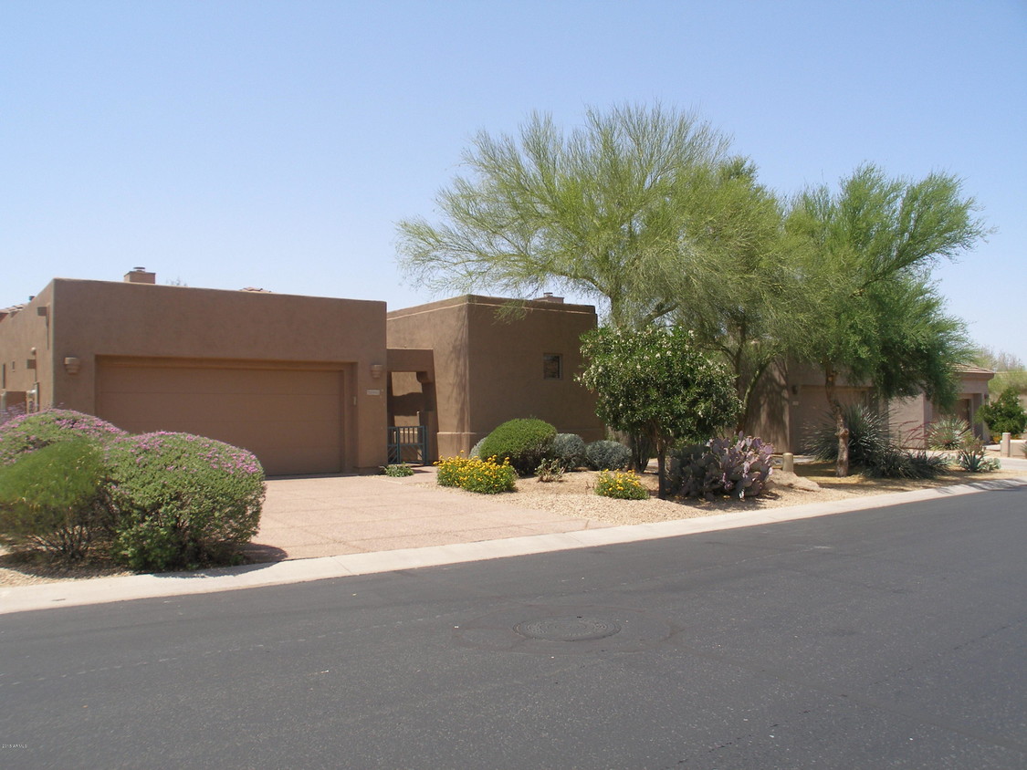 Primary Photo - 32952 N 70th St