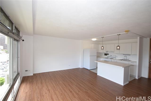 Building Photo - 1511 Nuuanu Ave