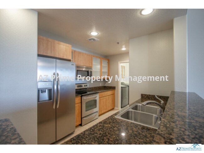 Building Photo - Absolutely stunning and rare opportunity t...