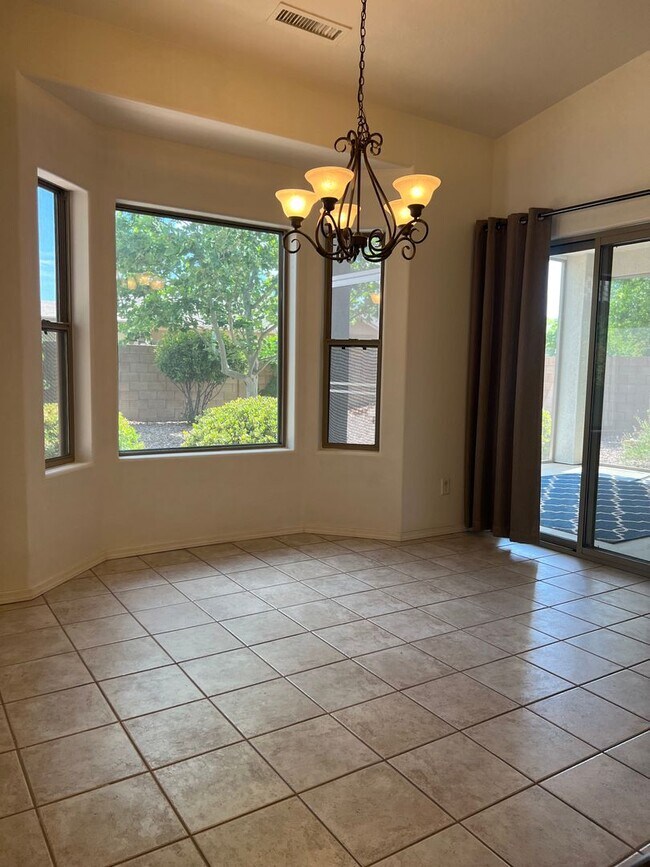 Building Photo - 3 Bedroom + Office and 3 Car Garage in Gra...