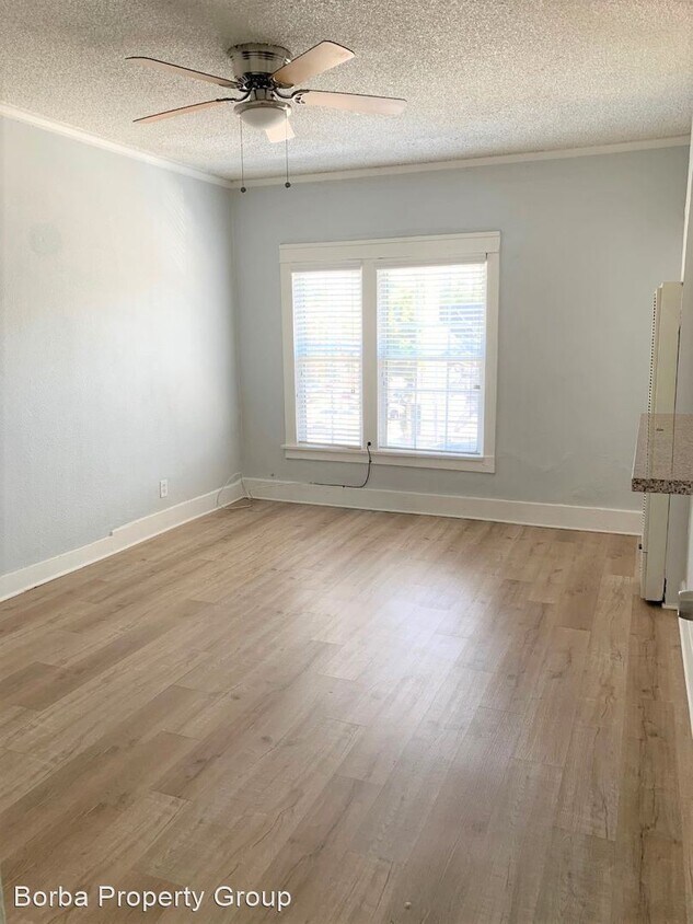 Primary Photo - 701 Linden Ave