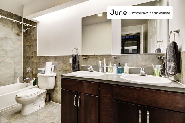 Foto del edificio - Room in Shared 5 bed/2 bath home
