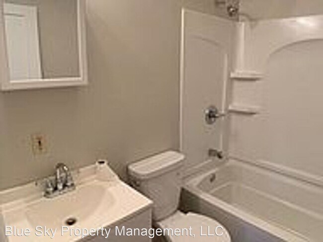 Building Photo - 2 br, 1 bath House - 505 W. 35th