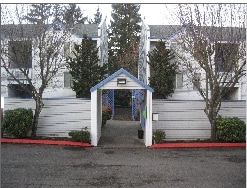 Building Photo - Raleigh Court Apartments