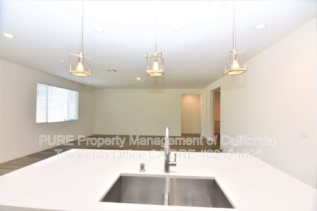 Foto del edificio - 32615 Cert St