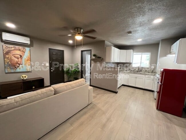 Foto del edificio - 224 N Maple Ave