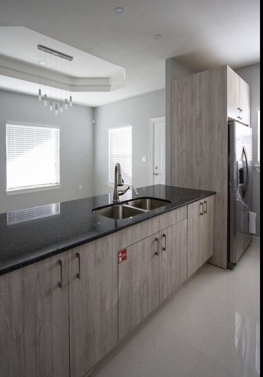 Foto del edificio - 2614 Primrose Ave