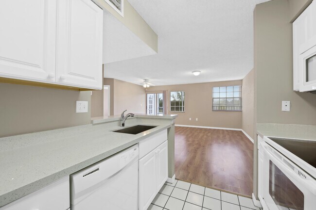 Building Photo - 2861 N Oakland Forest Dr