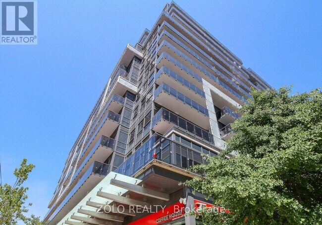 Photo du bâtiment - 1030 King St W