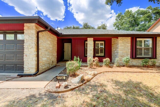 Foto del edificio - 1704 Foxfire Dr