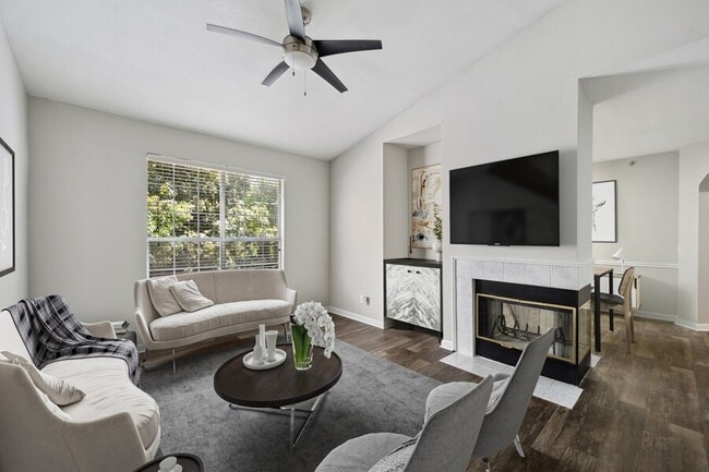 Safe And Sound Apartment For Rent With View photo