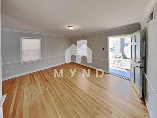 Building Photo - 4241 Cherrydale Ave