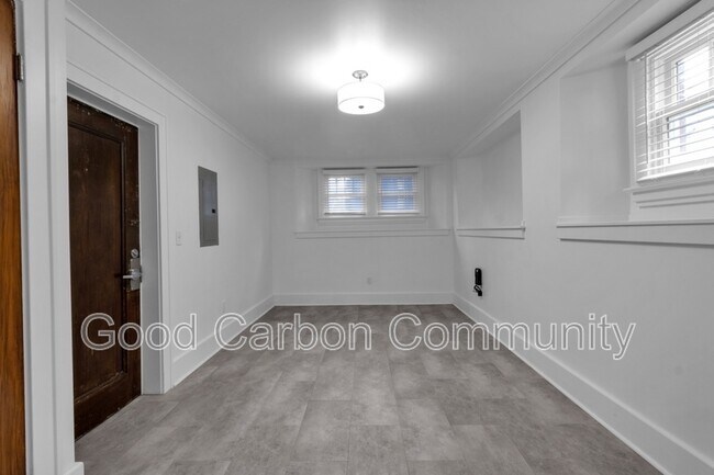 Foto del edificio - 16-42 Chapel Rd