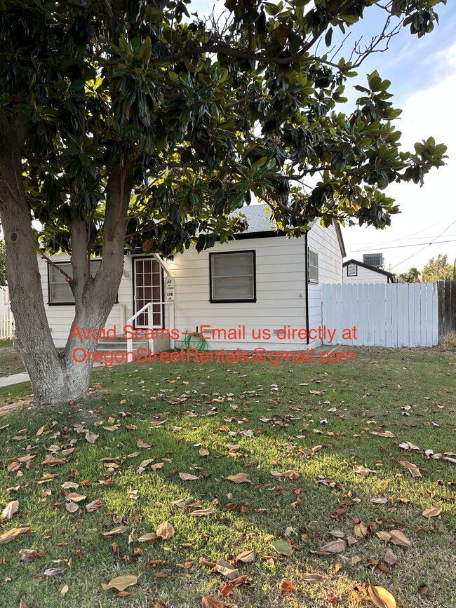 Fenced yard - 28 Oregon St