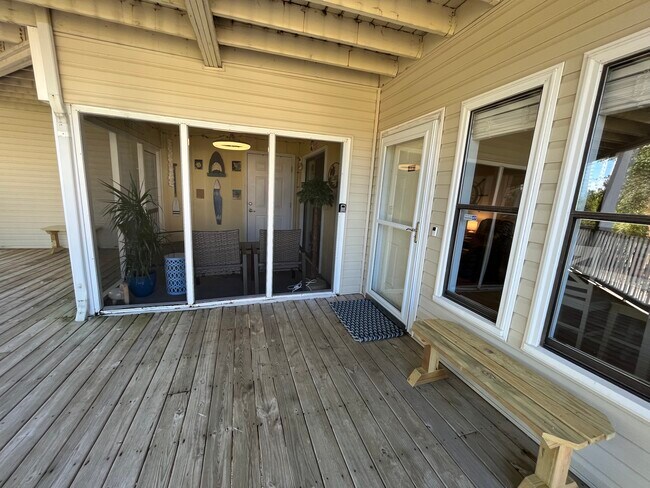Foto del edificio - 211 N Hillside Dr