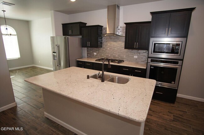 Building Photo - 209 Anglesy Pl