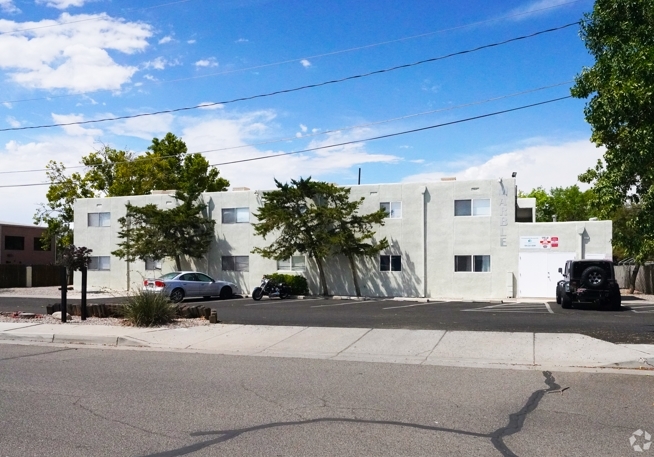 Foto del edificio - Courtyard Apartments