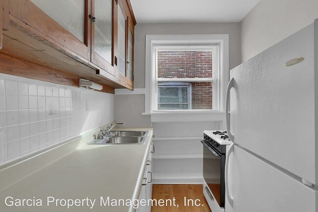 Foto del edificio - 4967 Lindenwood Ave