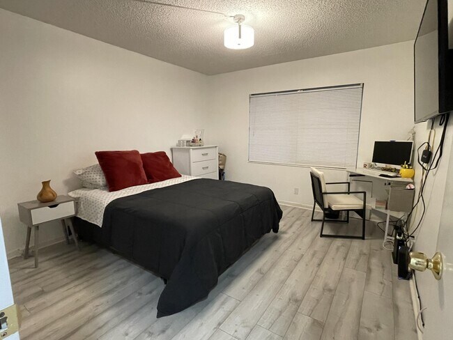 Foto del edificio - 227 Fanshaw F