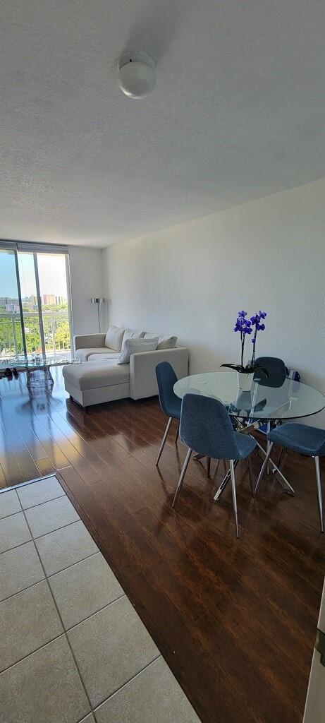 Foto del edificio - 816 NW 11th St