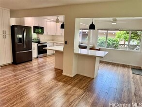 Building Photo - 981 Wainiha St