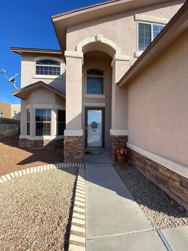 Building Photo - 14000 Sandy Point Ln