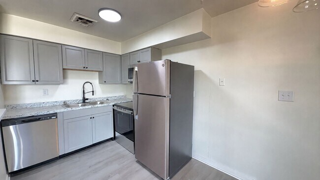 Foto del edificio - 9634 Elnora St