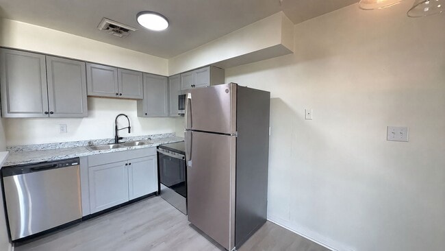 Building Photo - 9634 Elnora St