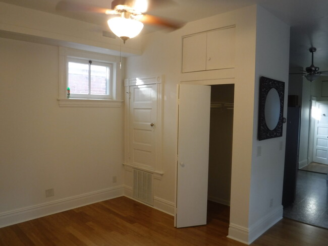 Living room 2 - 2301 W Grace St