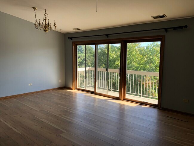 Foto del edificio - 1056 Ashley Ct N