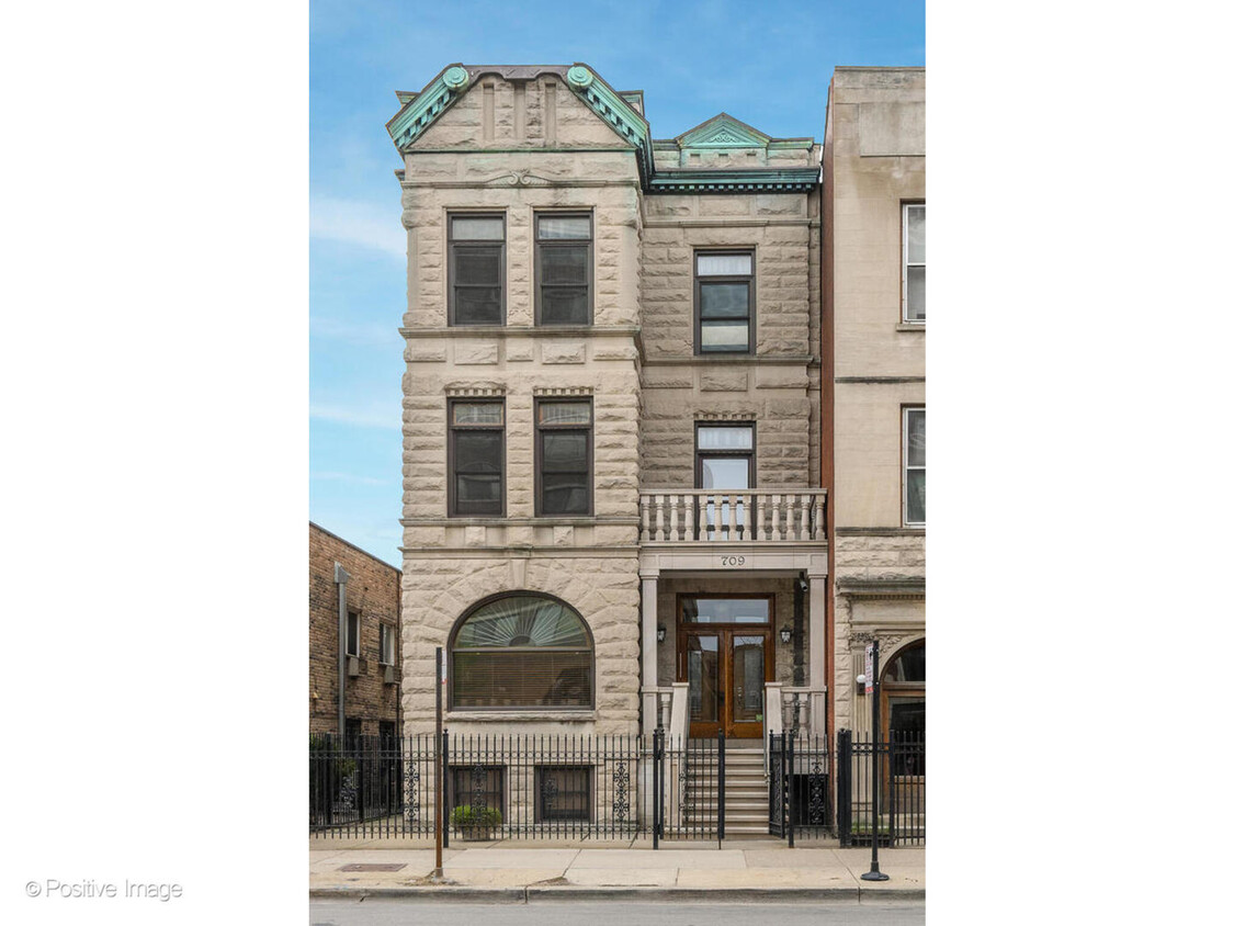 Foto principal - 709 W Diversey Pkwy