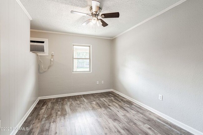 Building Photo - Newly Remodeled Units