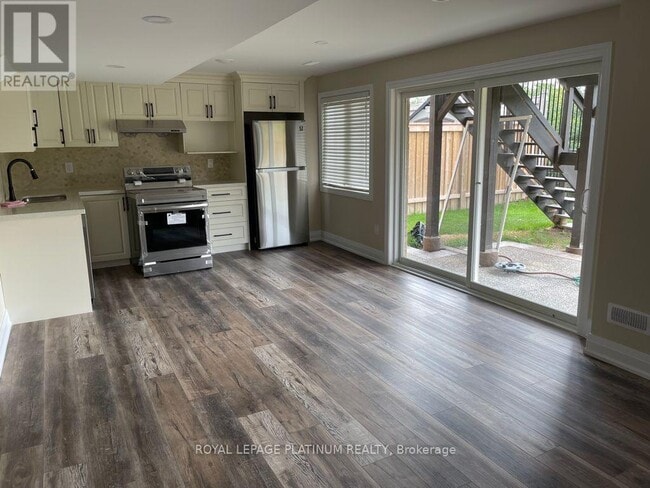 Building Photo - 24 Sandino Cres